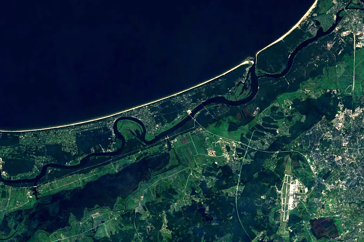 Lielupe: satellite view of the mouth