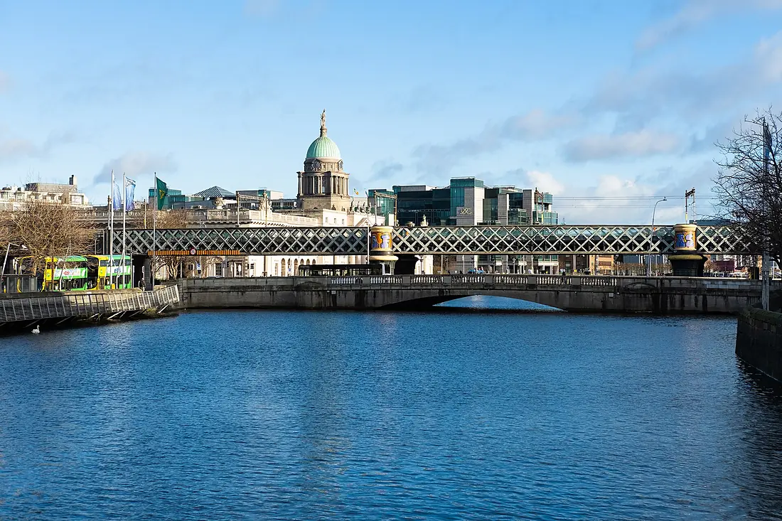 River Liffey, Butt Bridge and Loopline Bridge