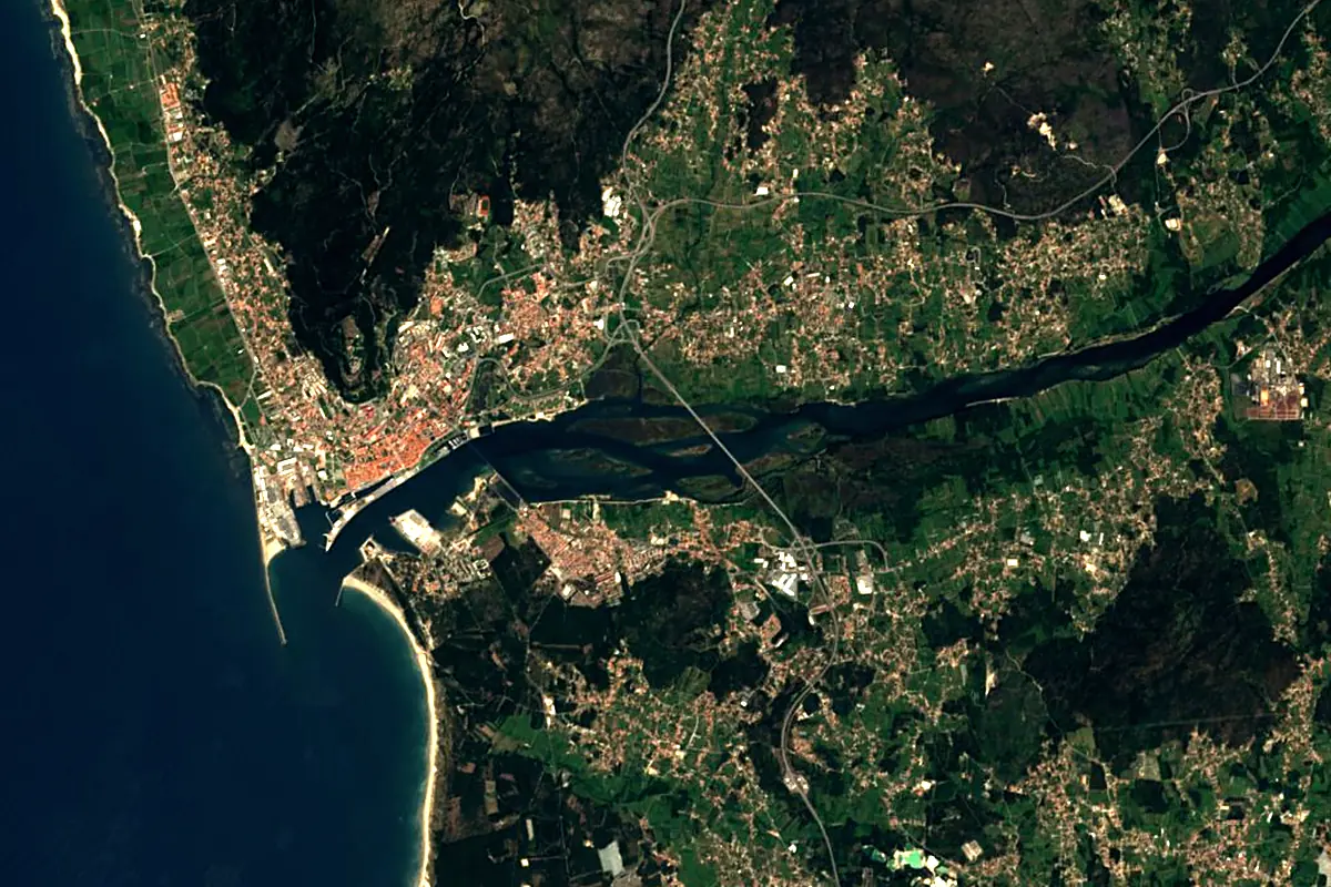 Lima River: satellite view of the mouth