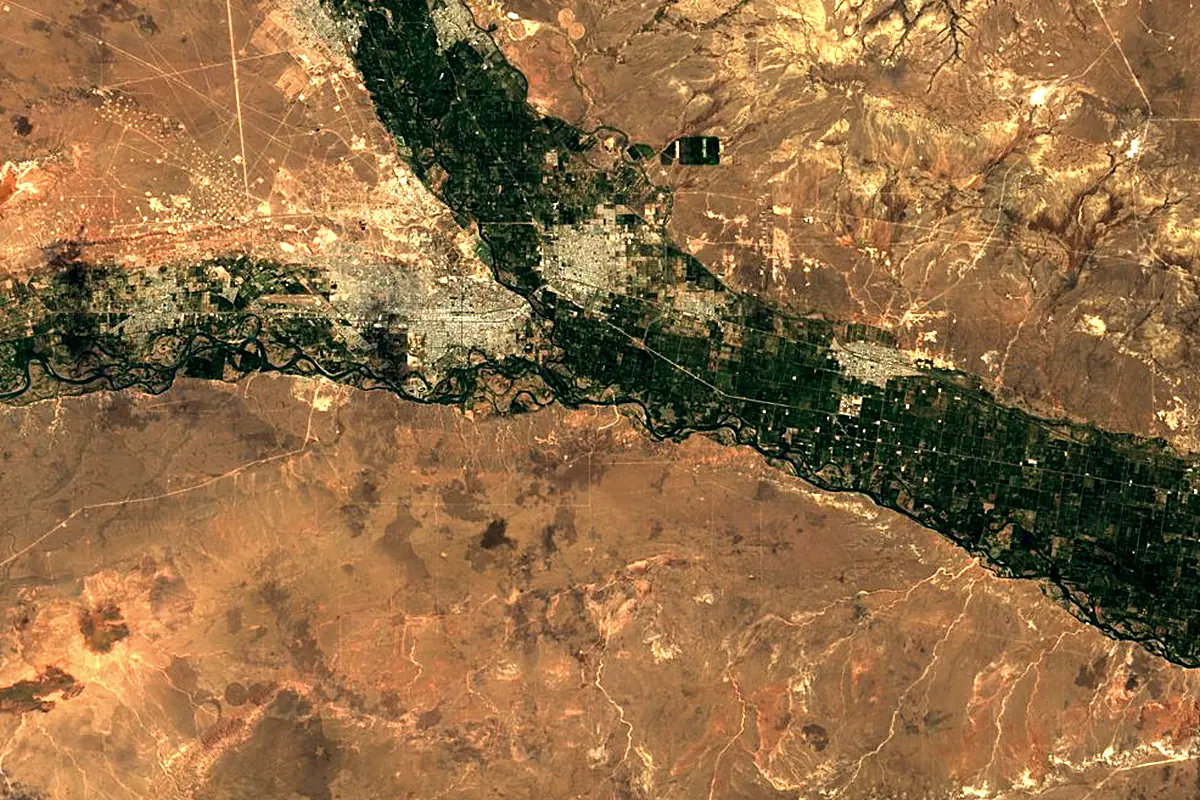 Limay River: satellite view of the mouth