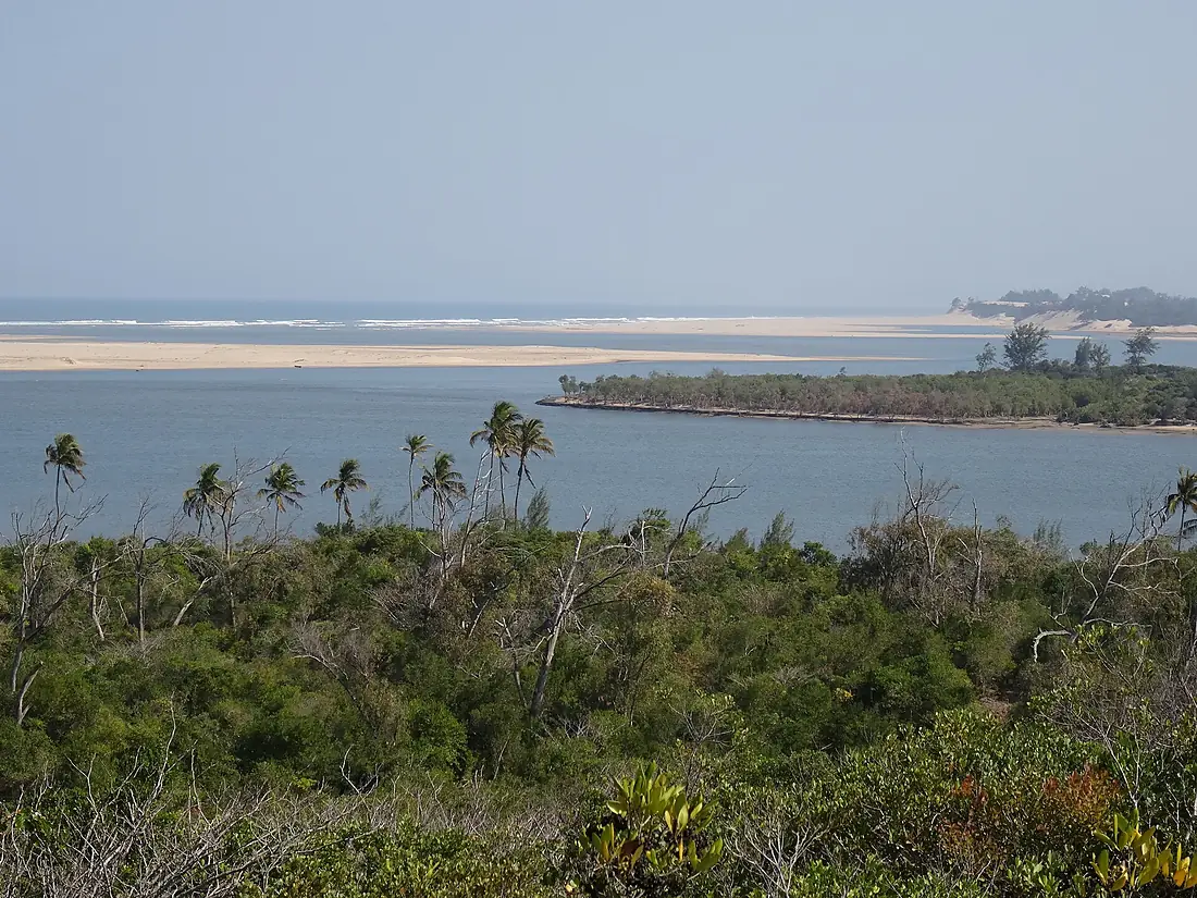 Limpopo river mouth (14861850191)