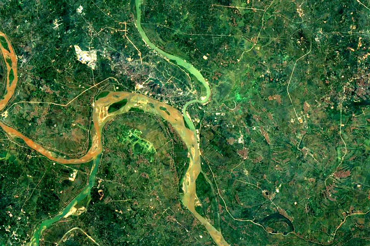 Lô River: satellite view of the mouth