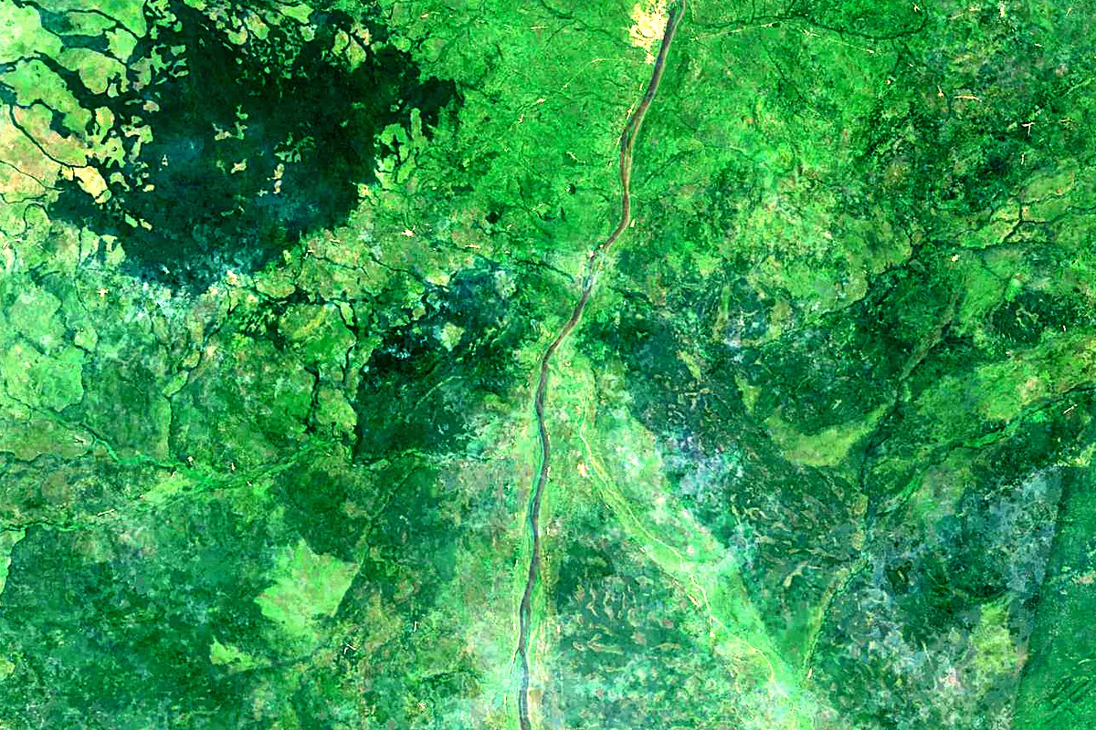 Lukuga River: satellite view of the mouth