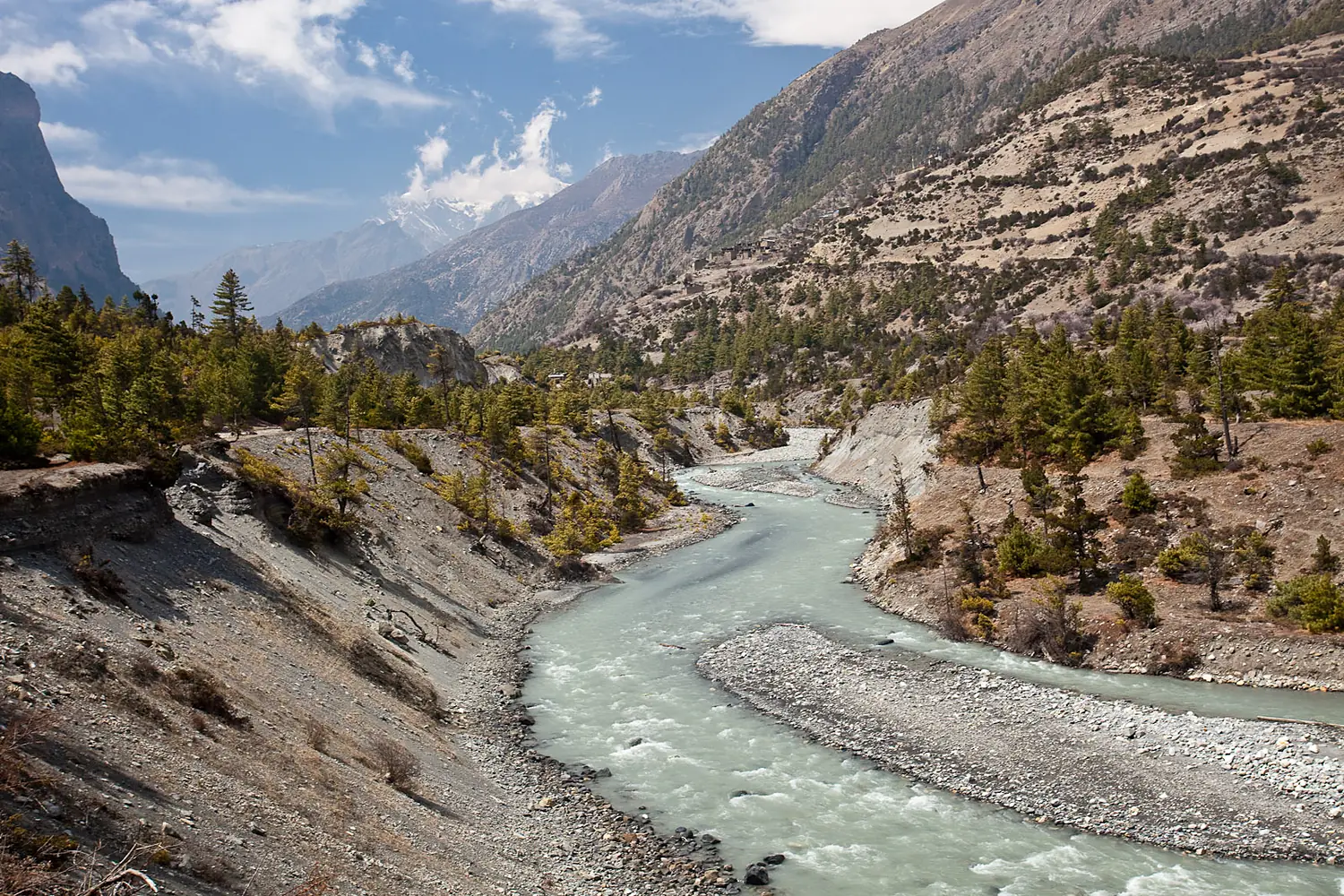 Marsyangdi valley near Pisang (4518299825)