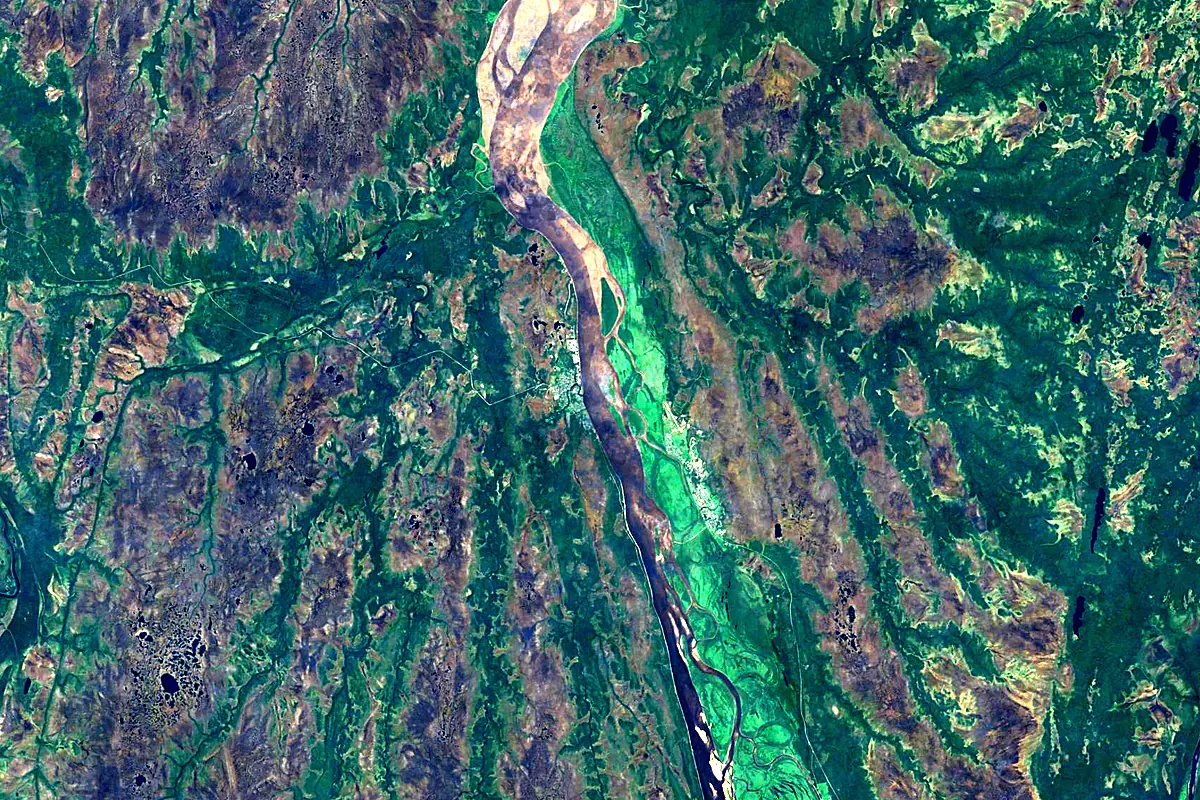 Mezen: satellite view of the mouth