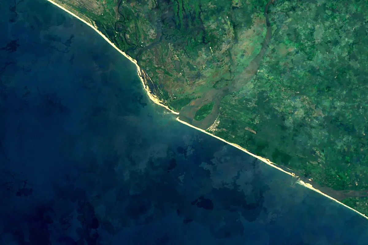 Moa River: satellite view of the mouth