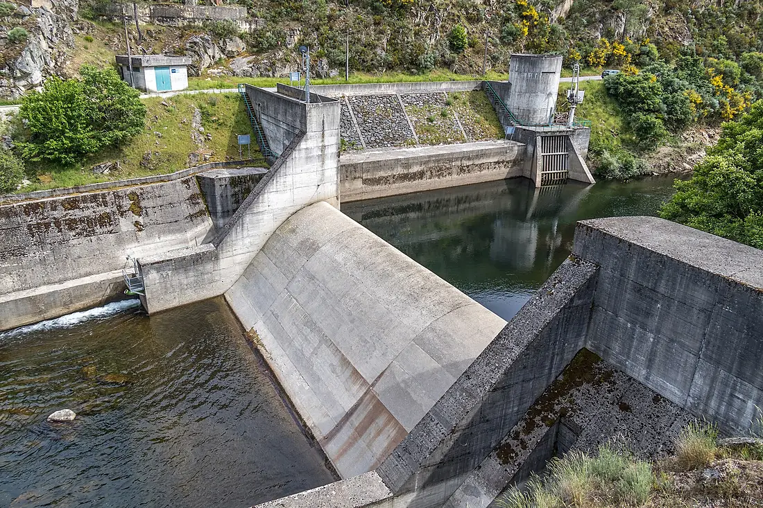 2026-05-24 Passadiços do Mondego, Dam on the Mondego River 1