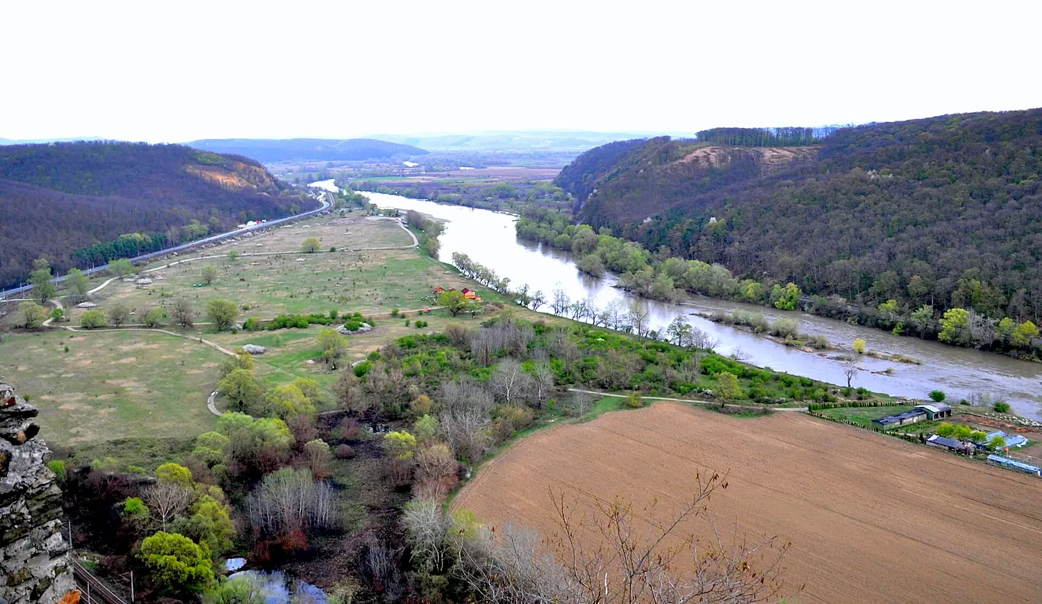 Râul Mureș văzut de la Cetatea Șoimoș