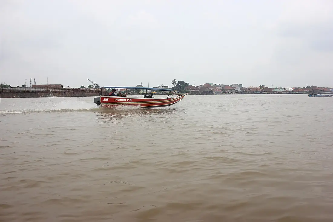 Perahu di Sungai Musi