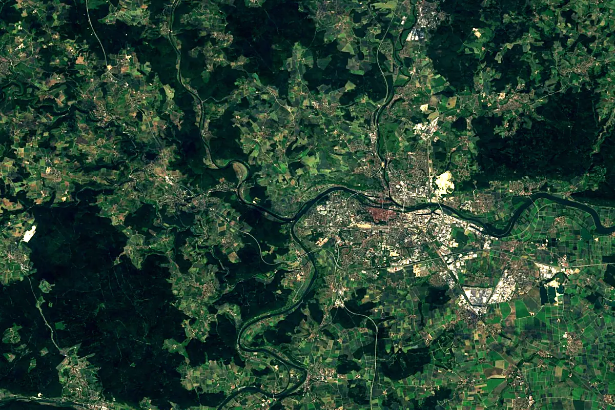 Naab: satellite view of the mouth