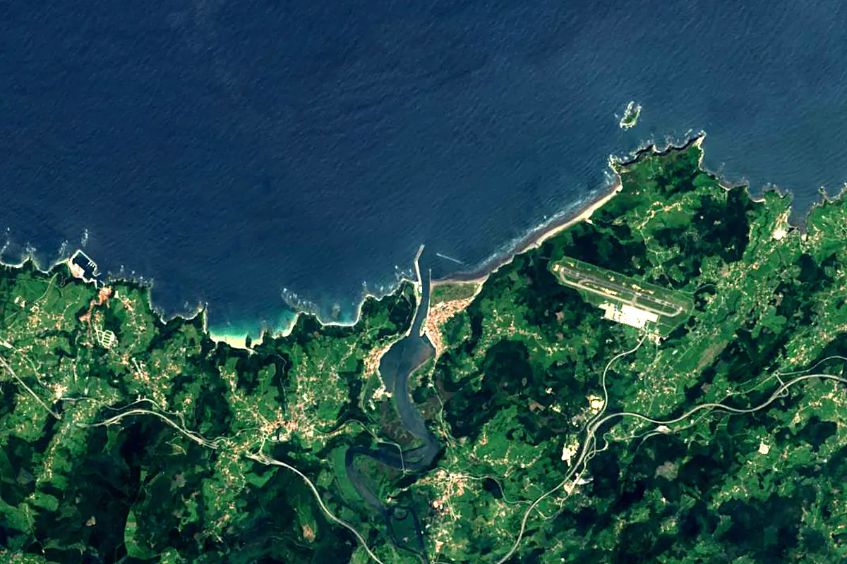 Nalón: satellite view of the mouth
