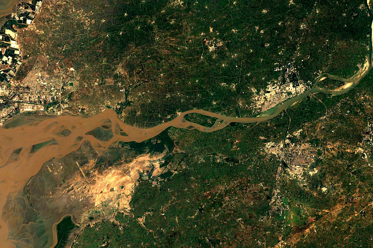 Narmada: satellite view of the mouth