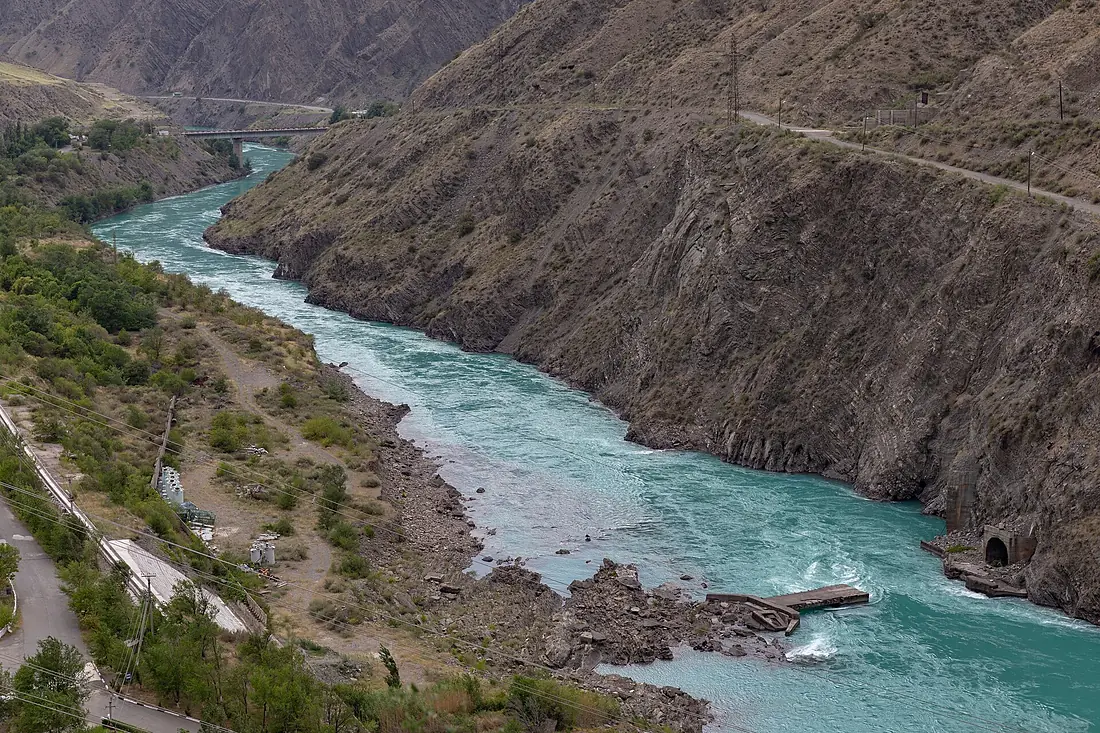 Naryn River, Kyrgyzstan (29473088427)