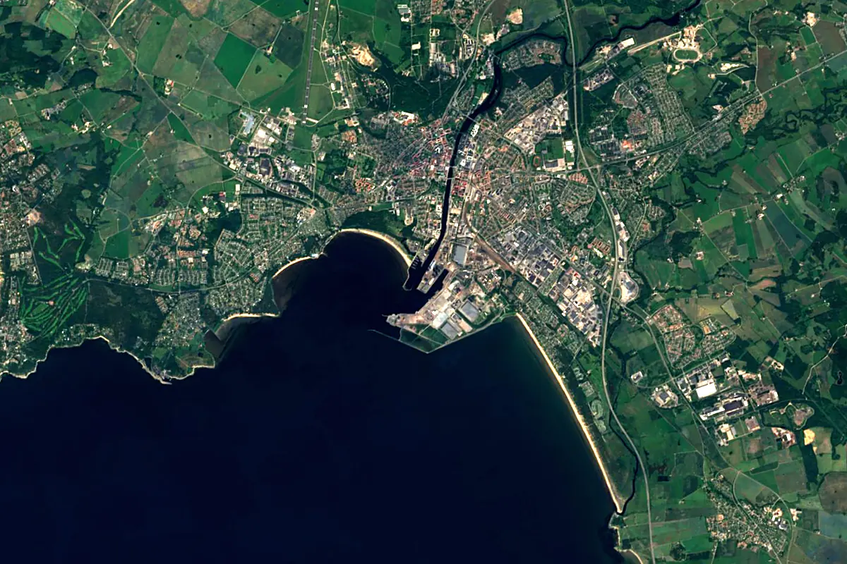 Nissan: satellite view of the mouth