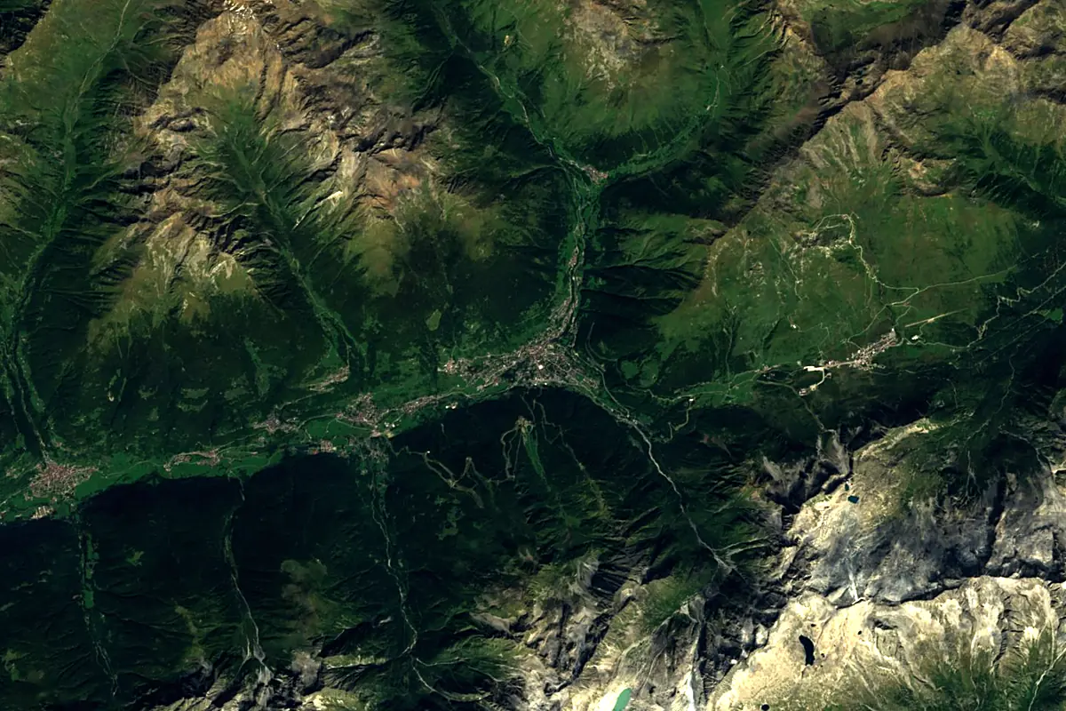 Oglio: satellite view of the source