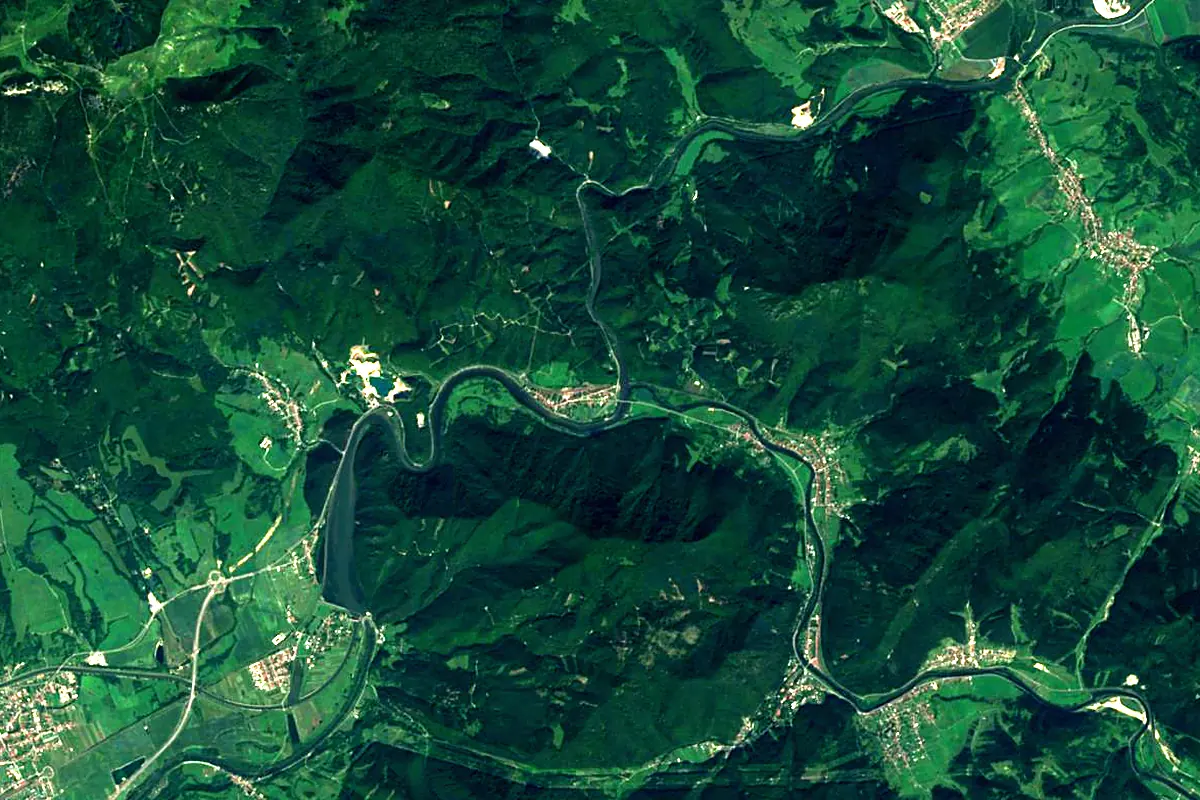 Orava: satellite view of the mouth