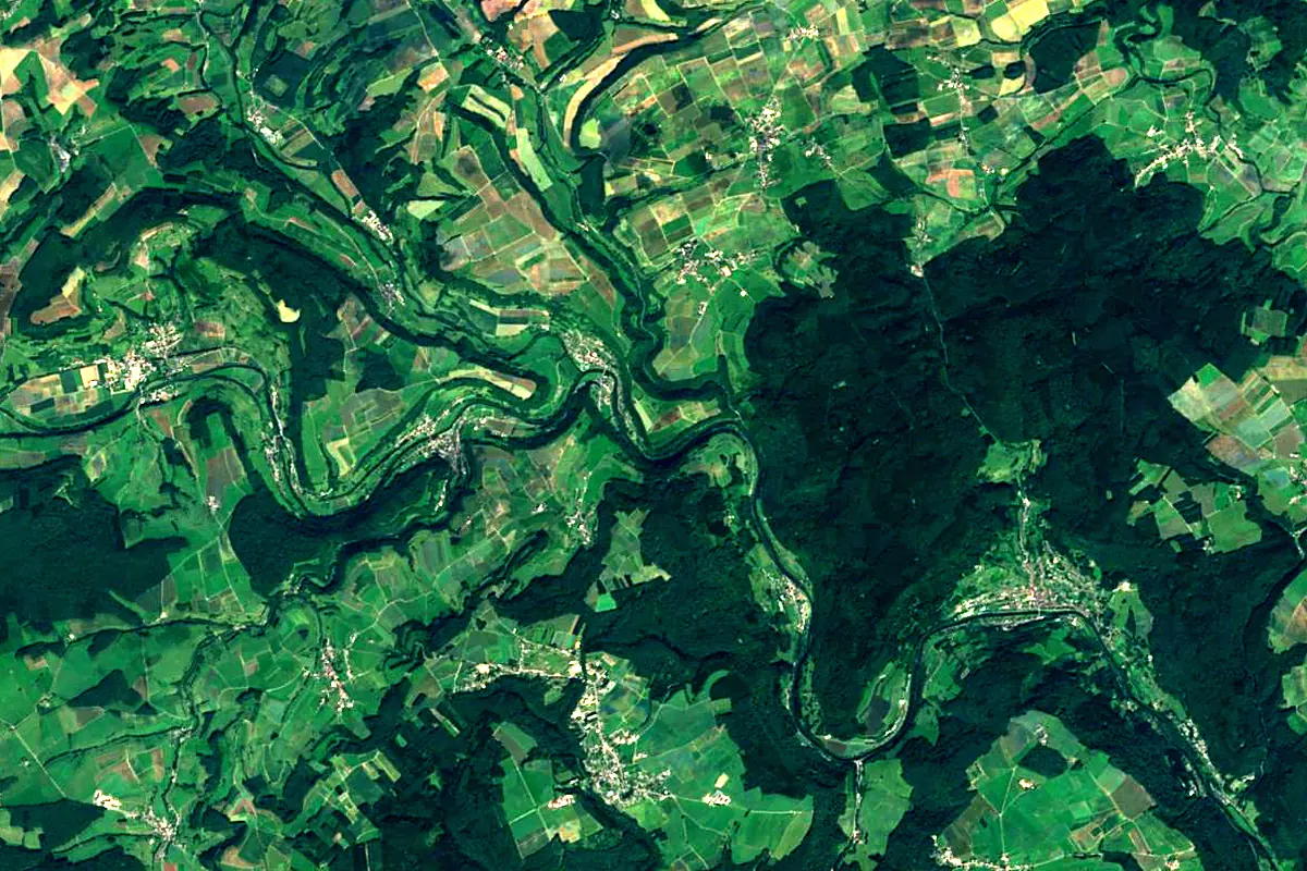 Our: satellite view of the mouth