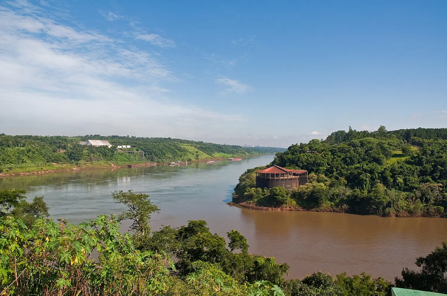 Confluence of the Iguazu and Parana rivers, Puerto Iguazu, Misiones, Argentina, 6th. Jan. 2011 - Flickr - PhillipC