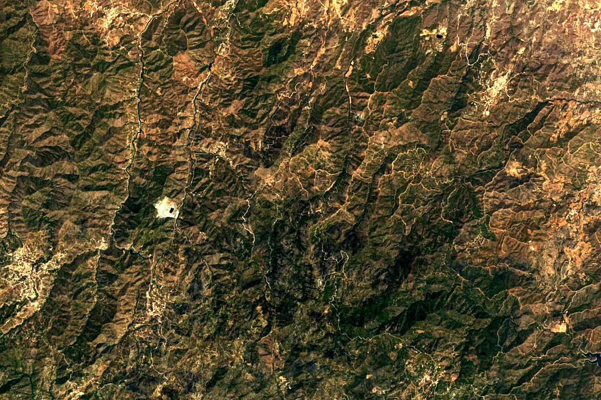 Pedieos: satellite view of the source