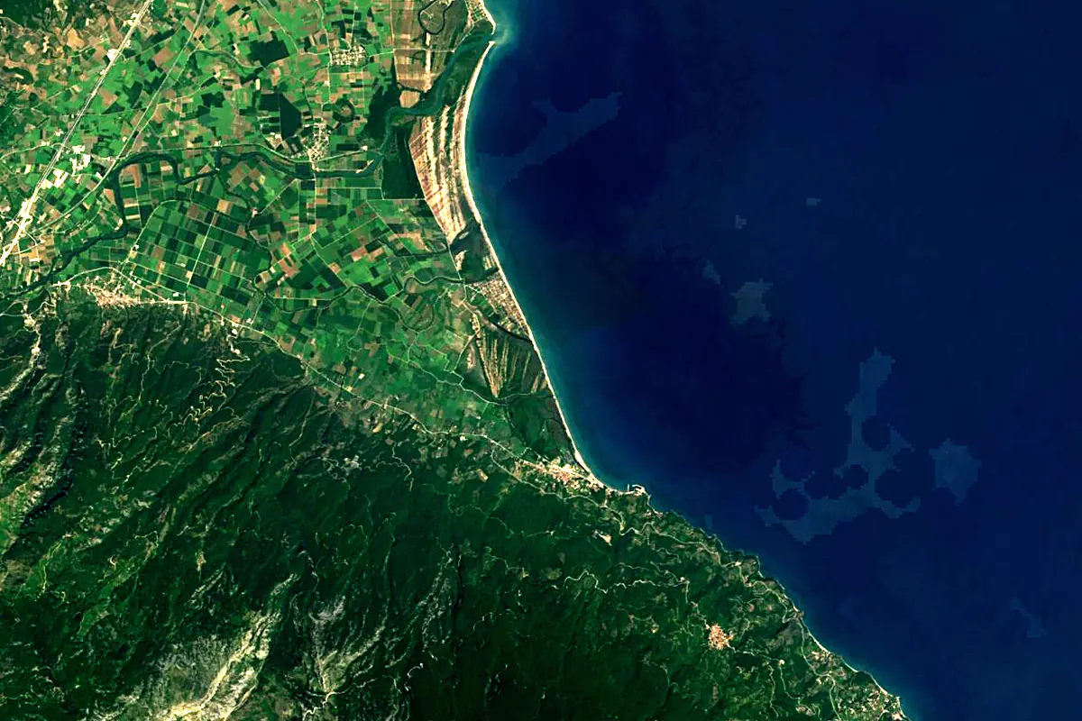 Pineios: satellite view of the mouth