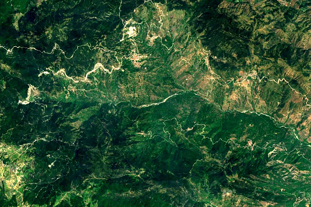 Pineios: satellite view of the source