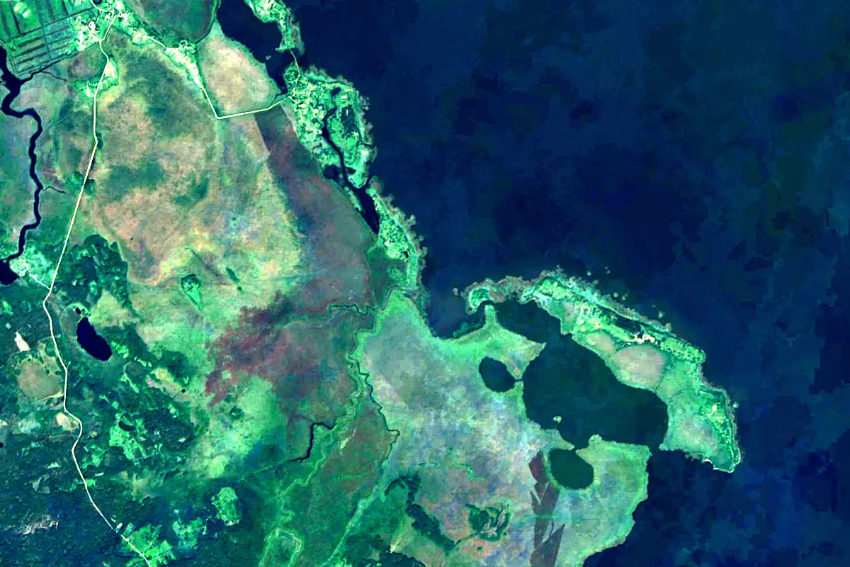 Piusa River: satellite view of the mouth