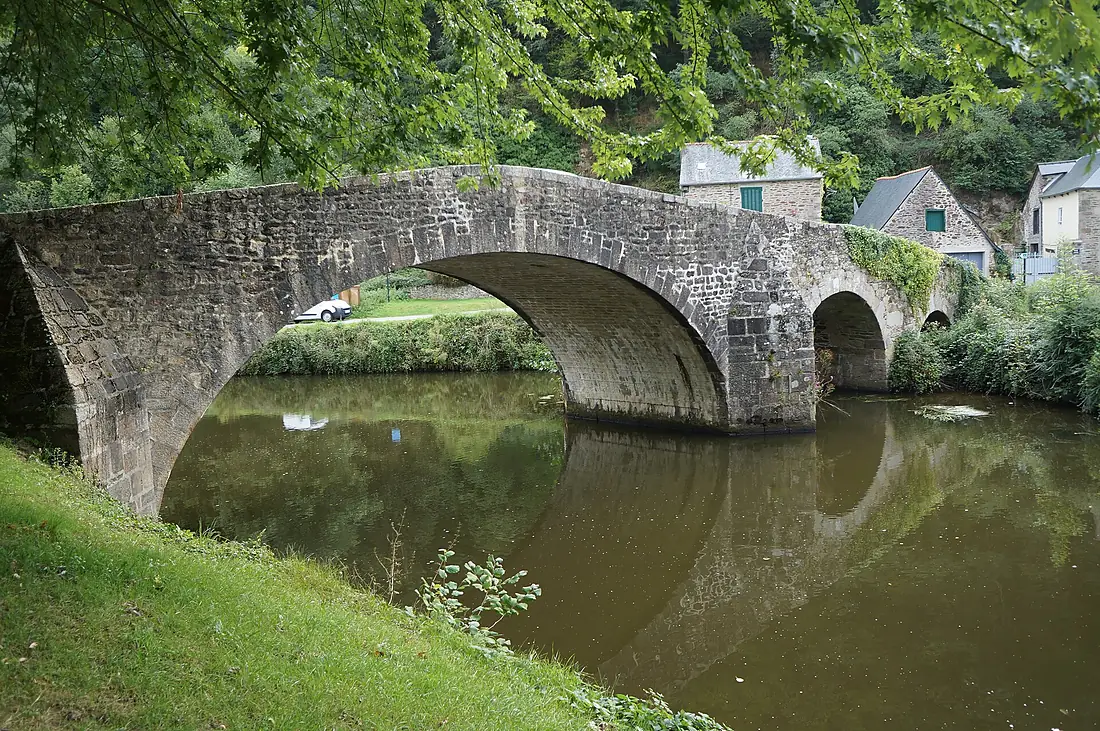 Dinan le Vieux pont sur la Rance (1)