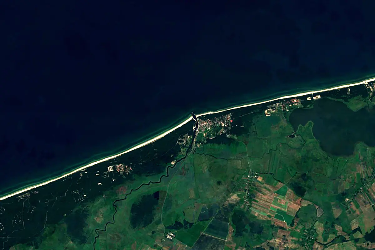 Rega: satellite view of the mouth