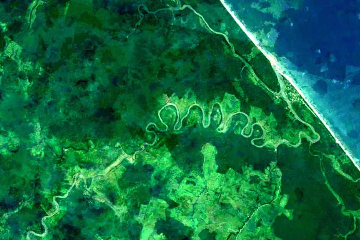 Reventazón River: satellite view of the mouth