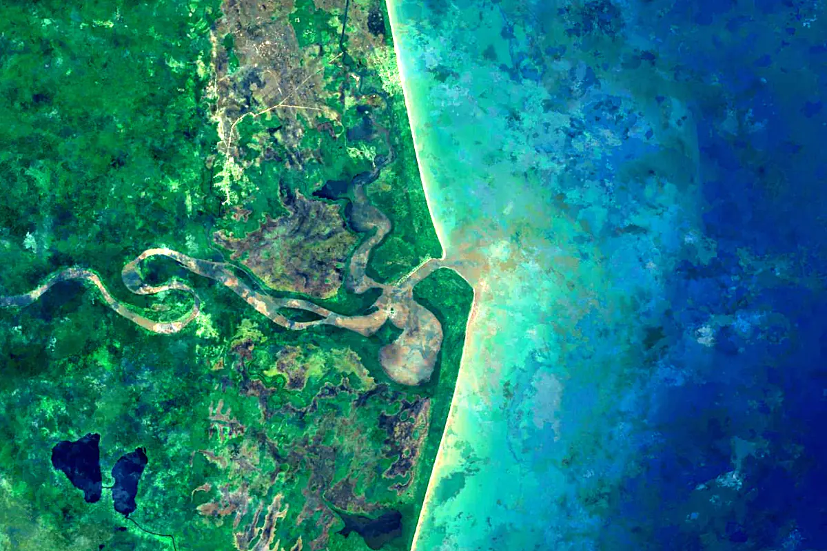 Río Grande de Matagalpa: satellite view of the mouth