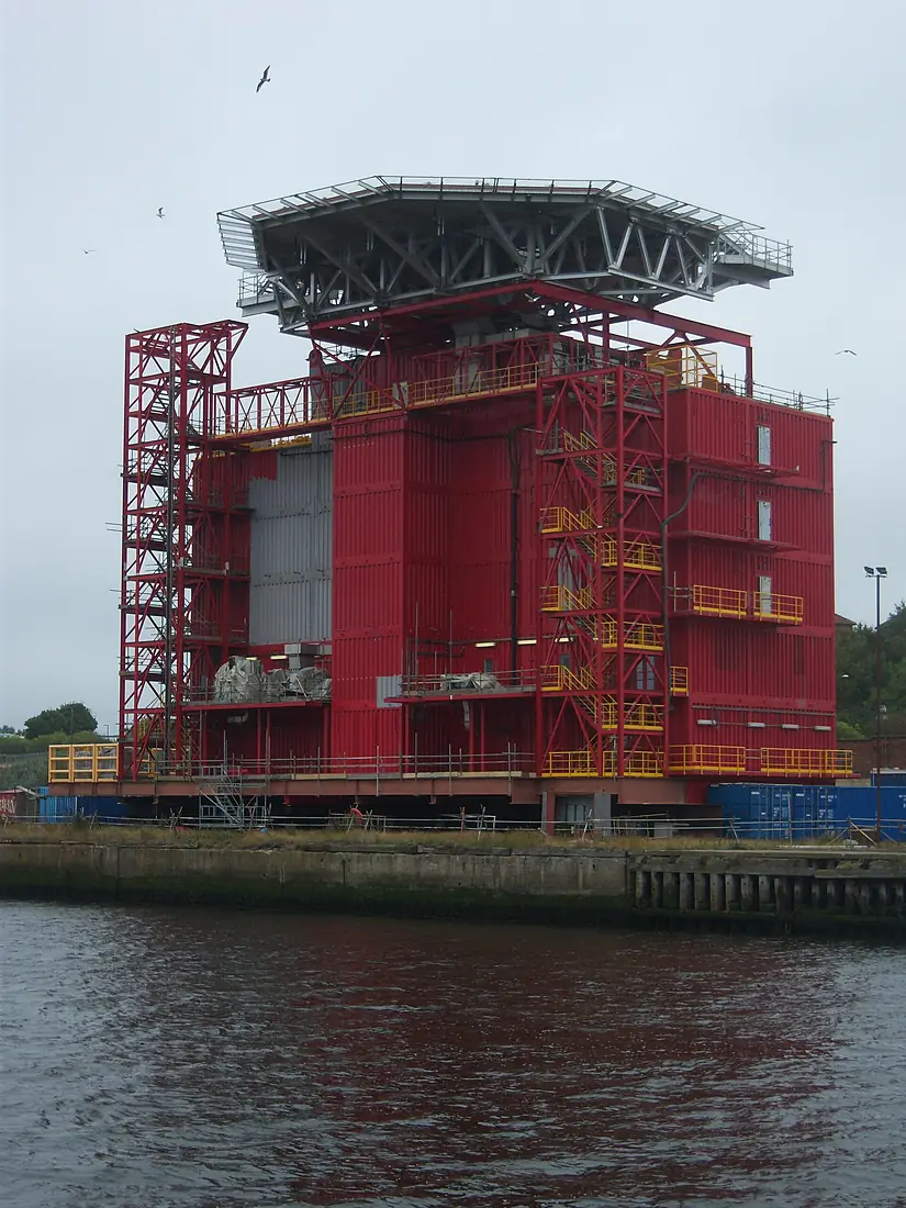 Abandoned platform, River Tyne, 17 September 2014
