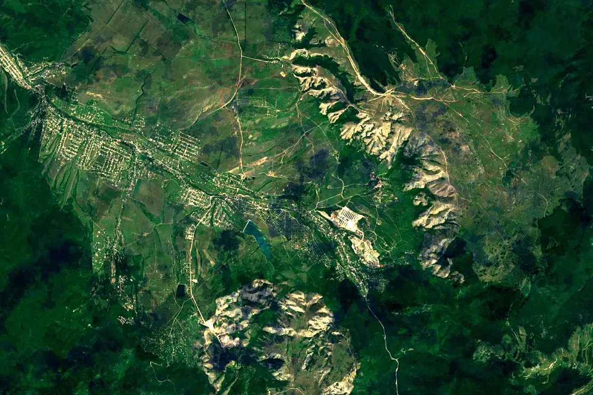 Salhyr: satellite view of the source