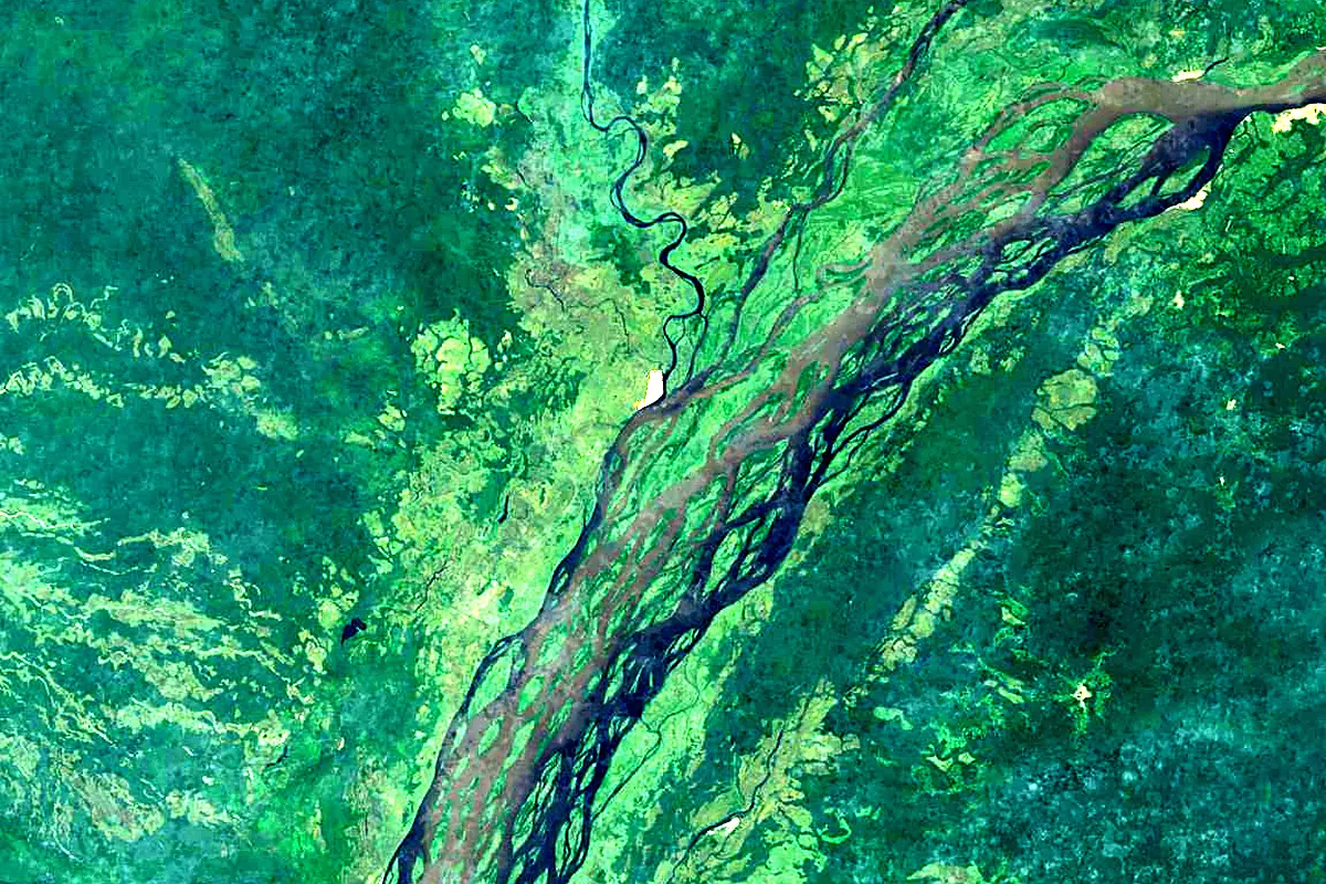 Sangha: satellite view of the mouth