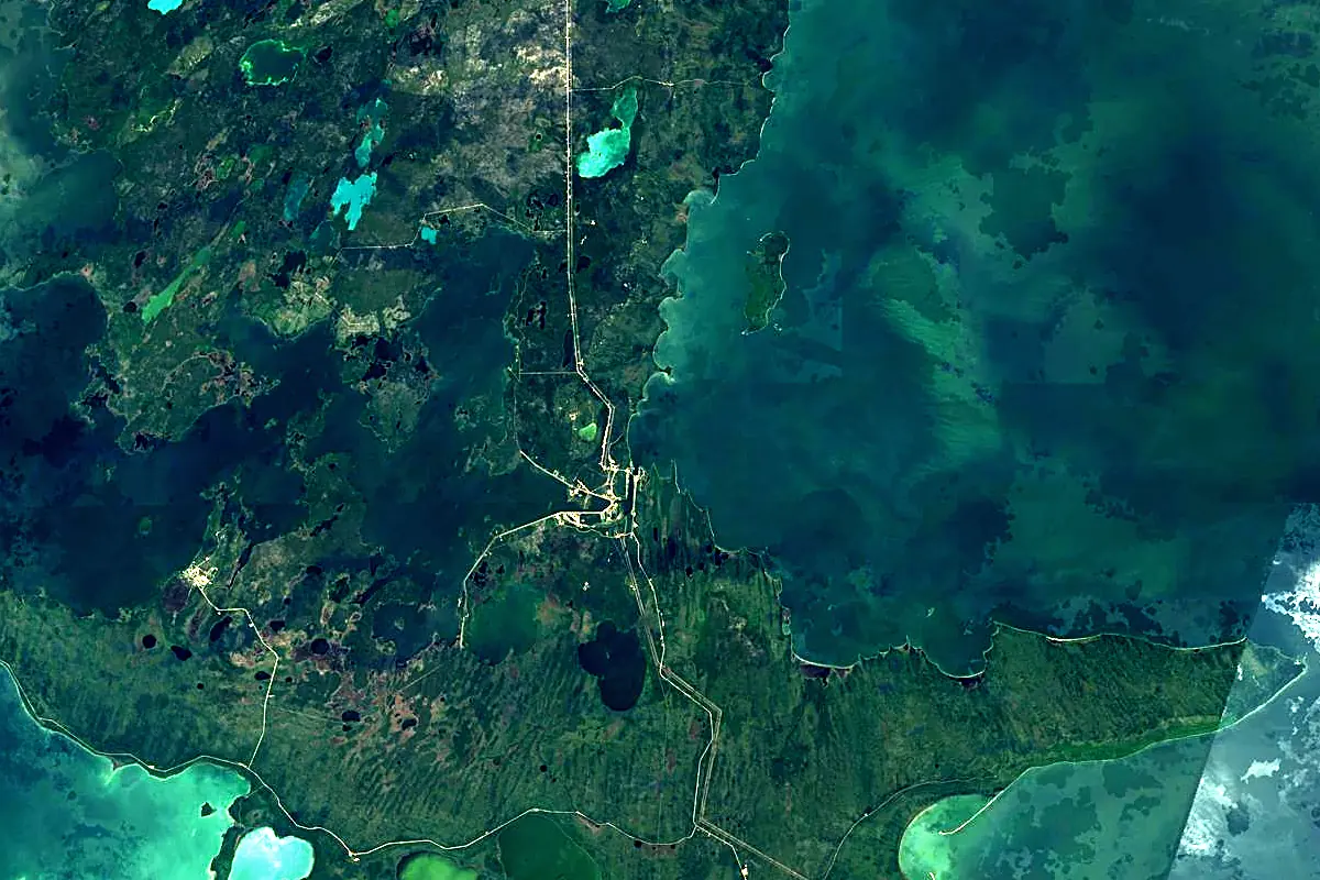 Saskatchewan River: satellite view of the mouth