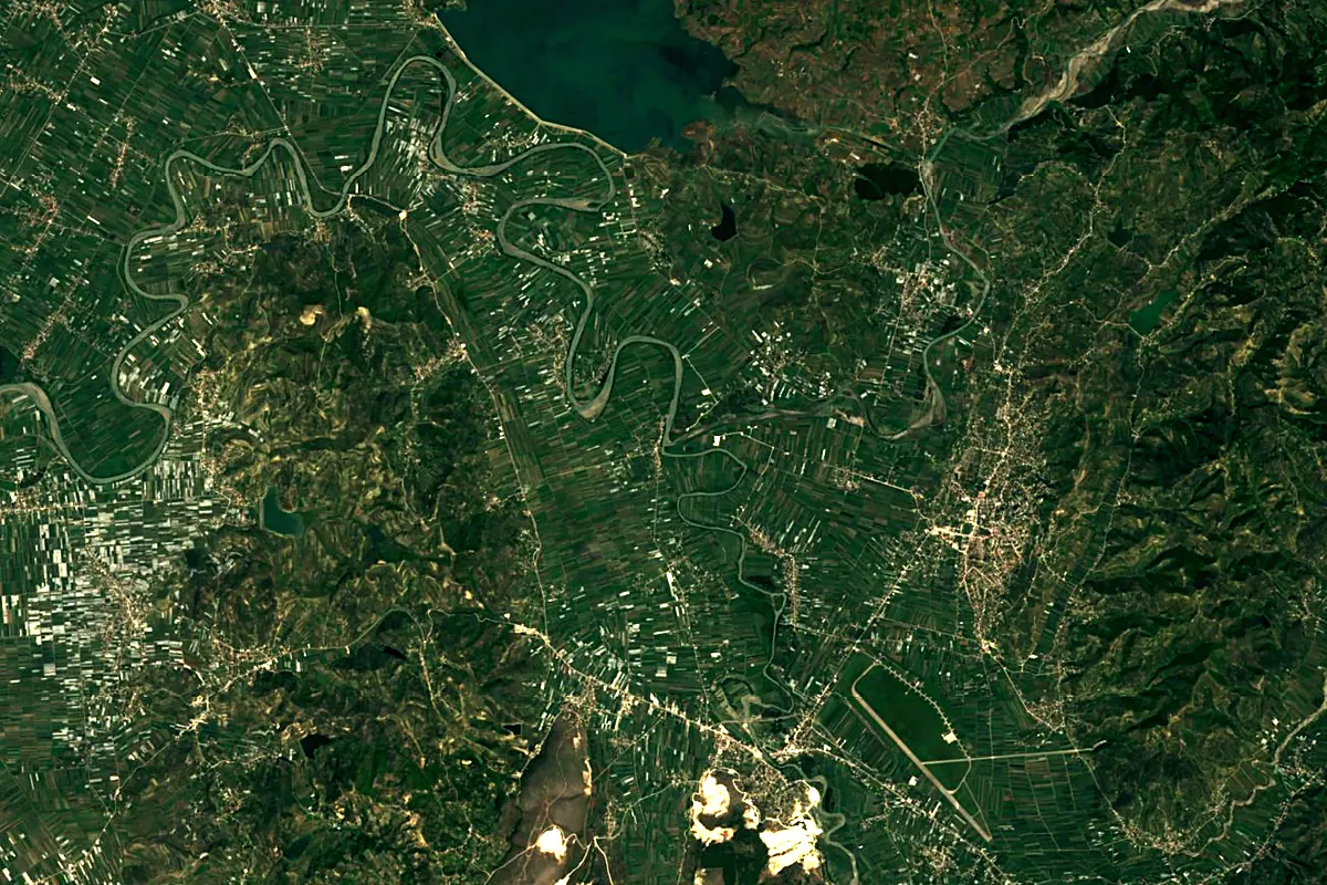 Seman: satellite view of the source