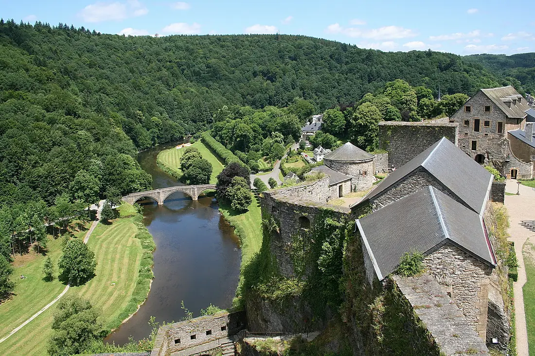 0 Bouillon - Château-fort et pont sur la Semois (1)