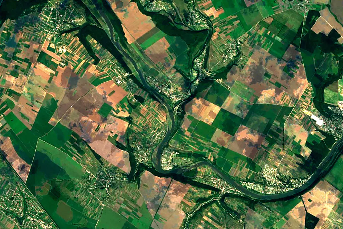 Seret: satellite view of the mouth
