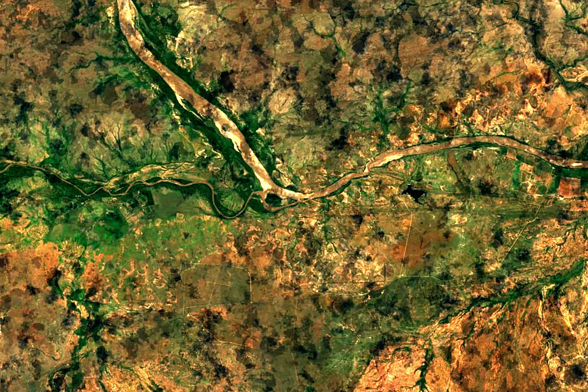 Shashe River: satellite view of the mouth