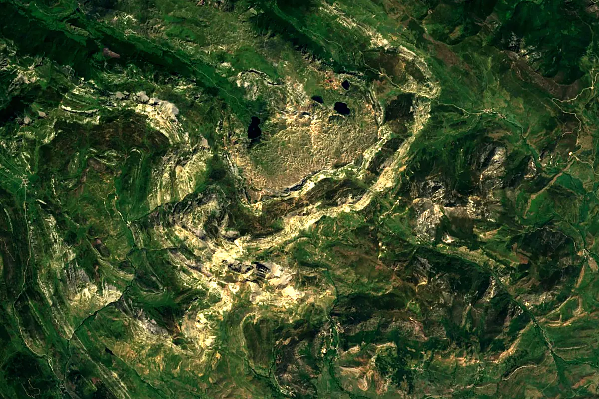Silis: satellite view of the source