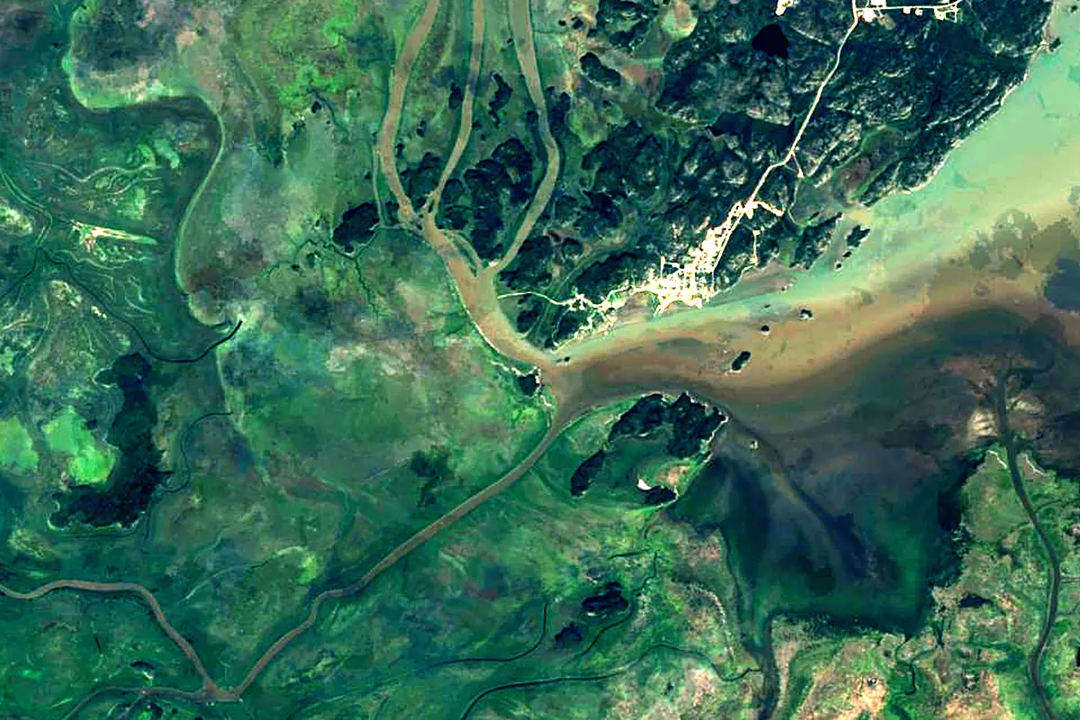 Slave River: satellite view of the source