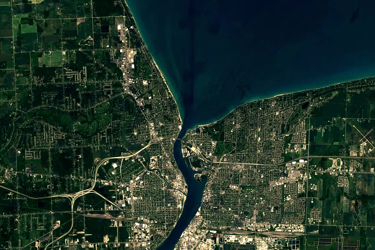 St. Clair River: satellite view of the source