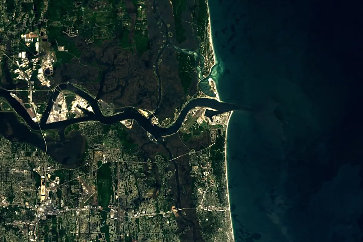 St. Johns River: satellite view of the mouth