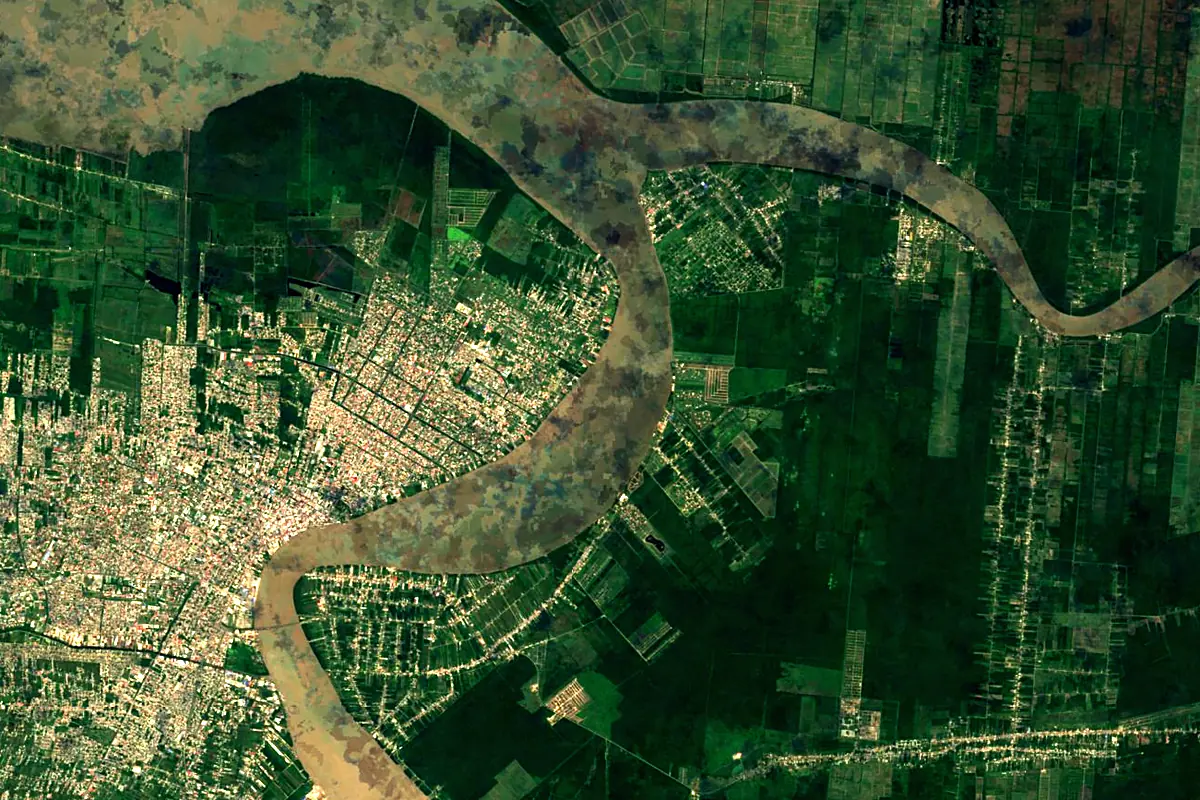 Suriname River: satellite view of the mouth