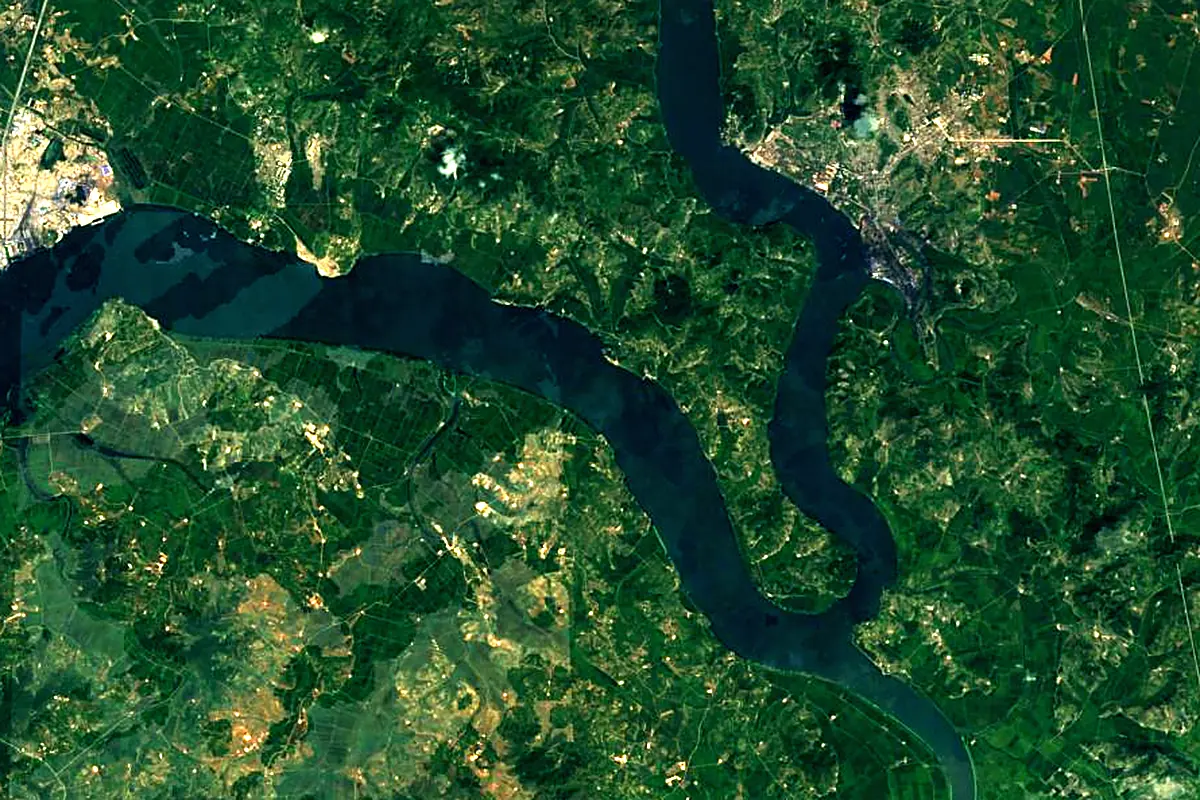 Taedong River: satellite view of the mouth