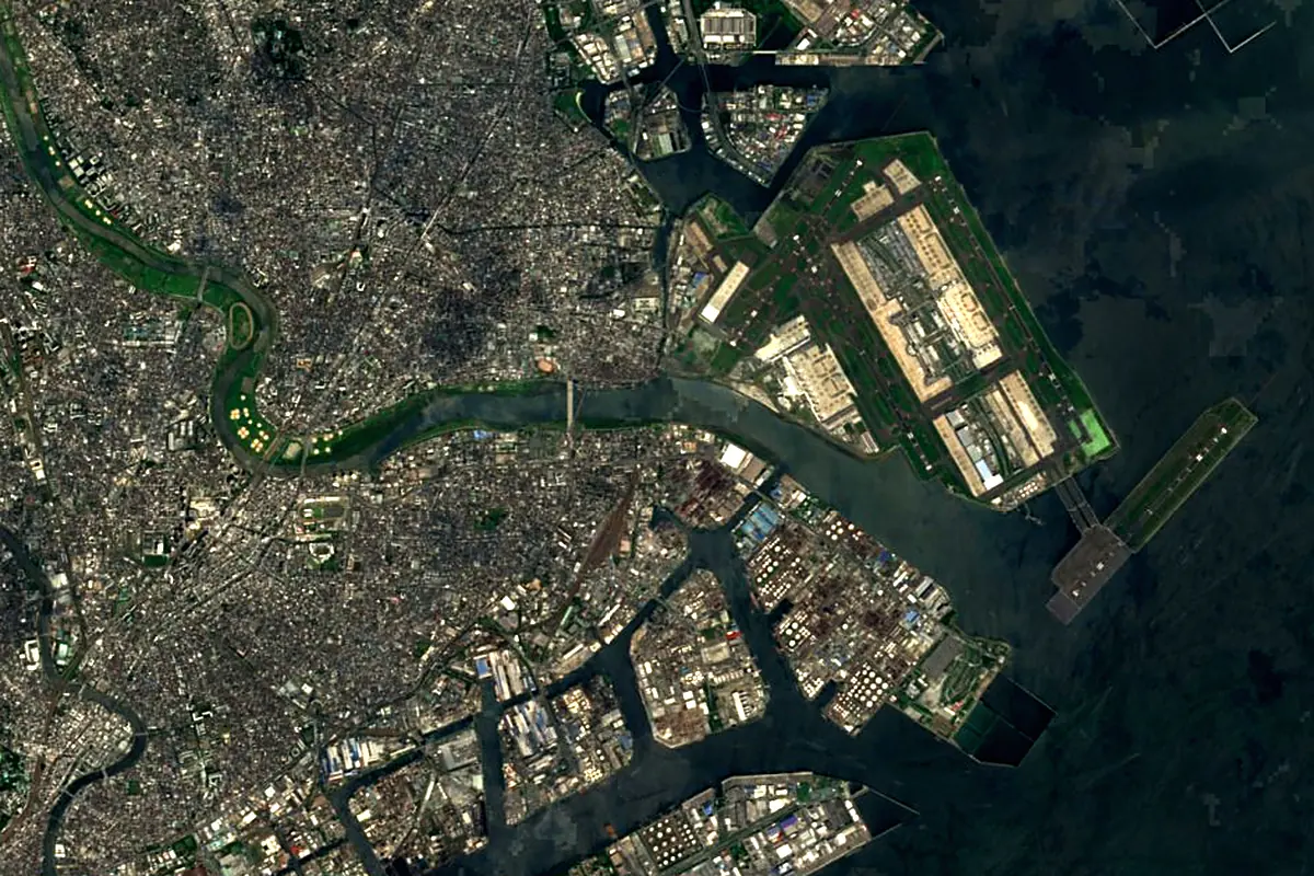 Tama River: satellite view of the mouth