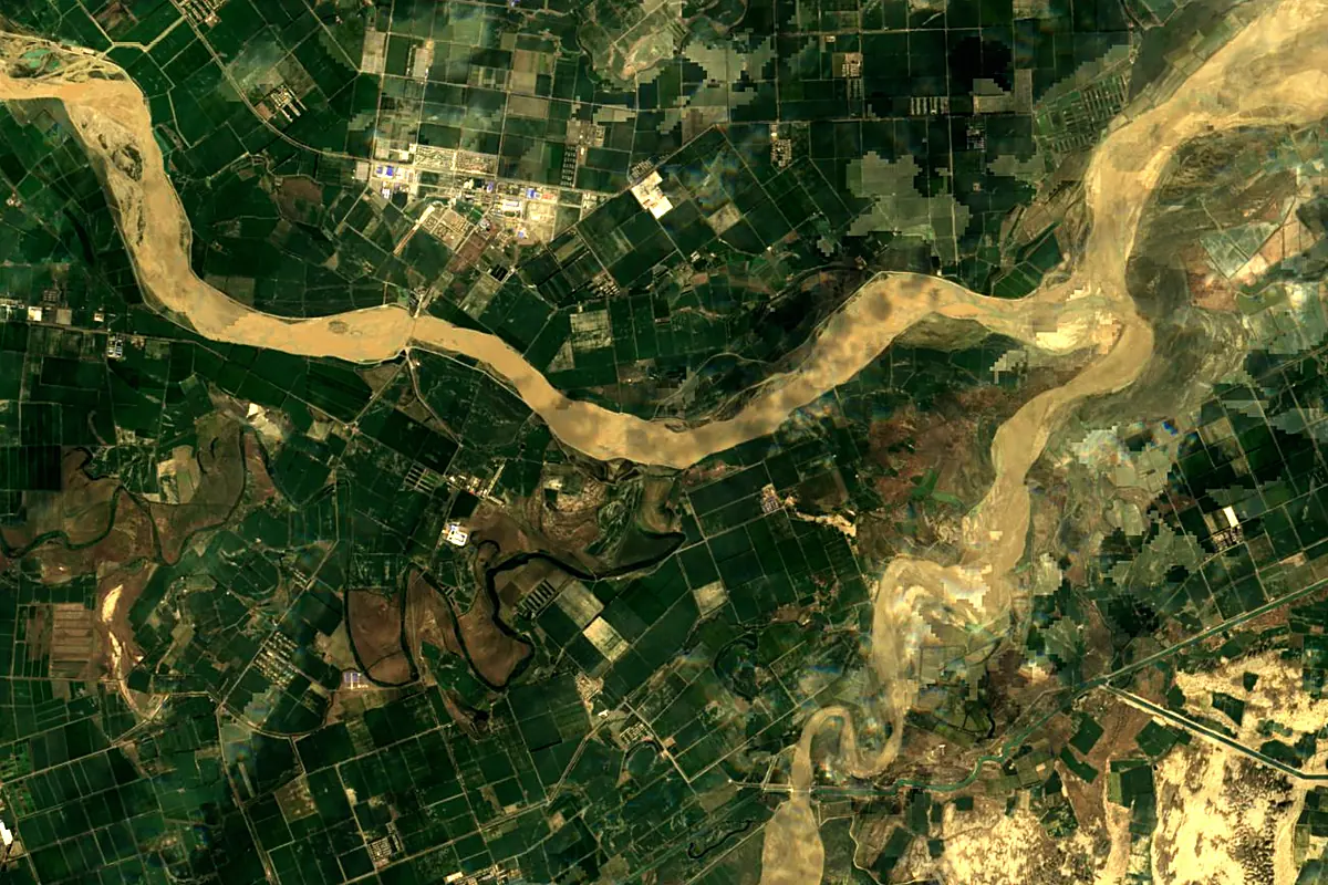 Tarim River: satellite view of the source