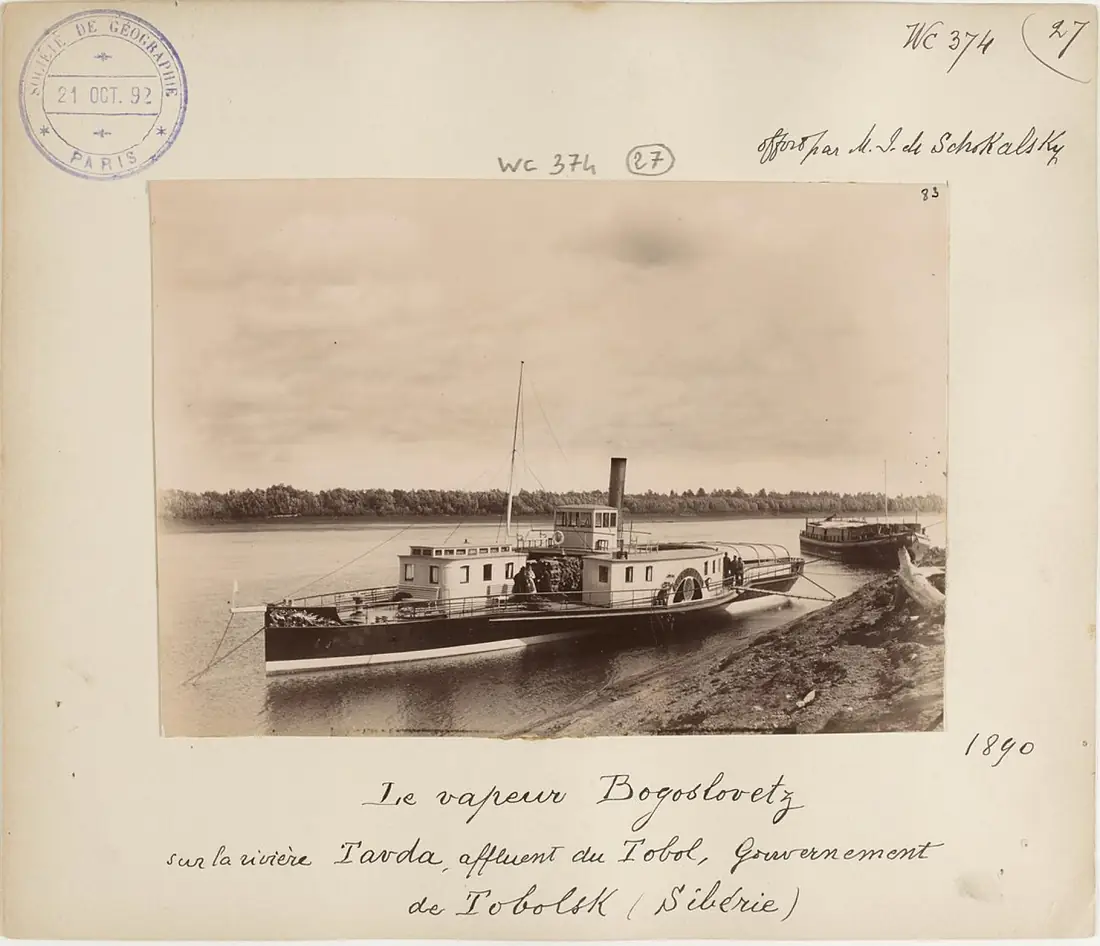 F. 27. Le vapeur Bogoslovetz sur la rivière Tavda, affluent du Tobol