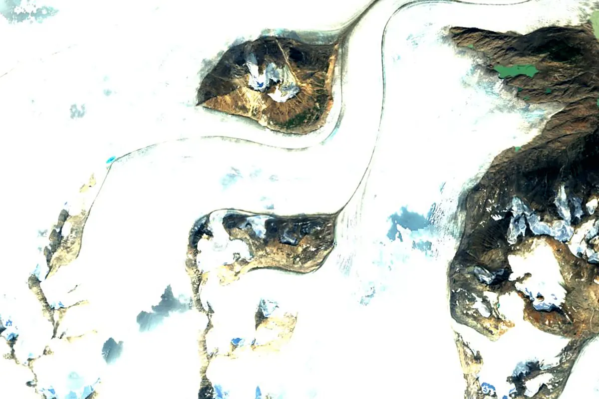 Teslin River: satellite view of the source