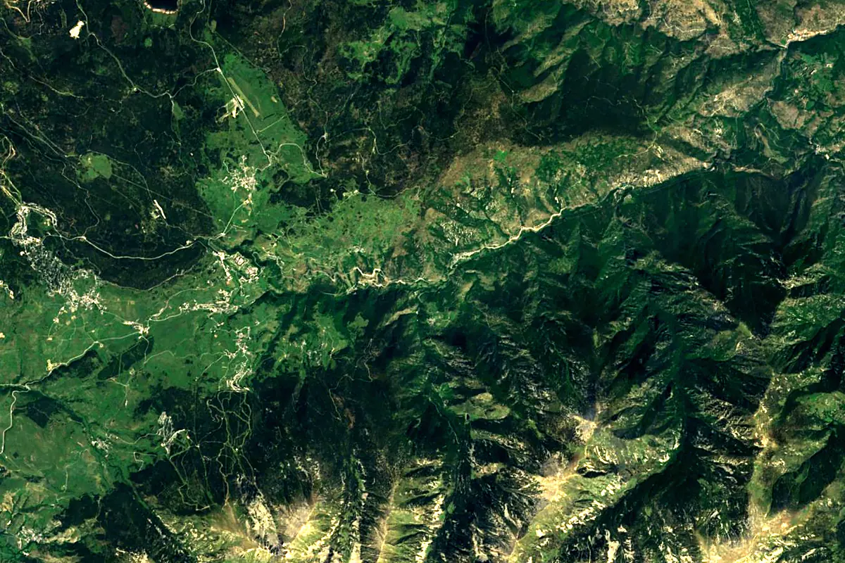Têt: satellite view of the source
