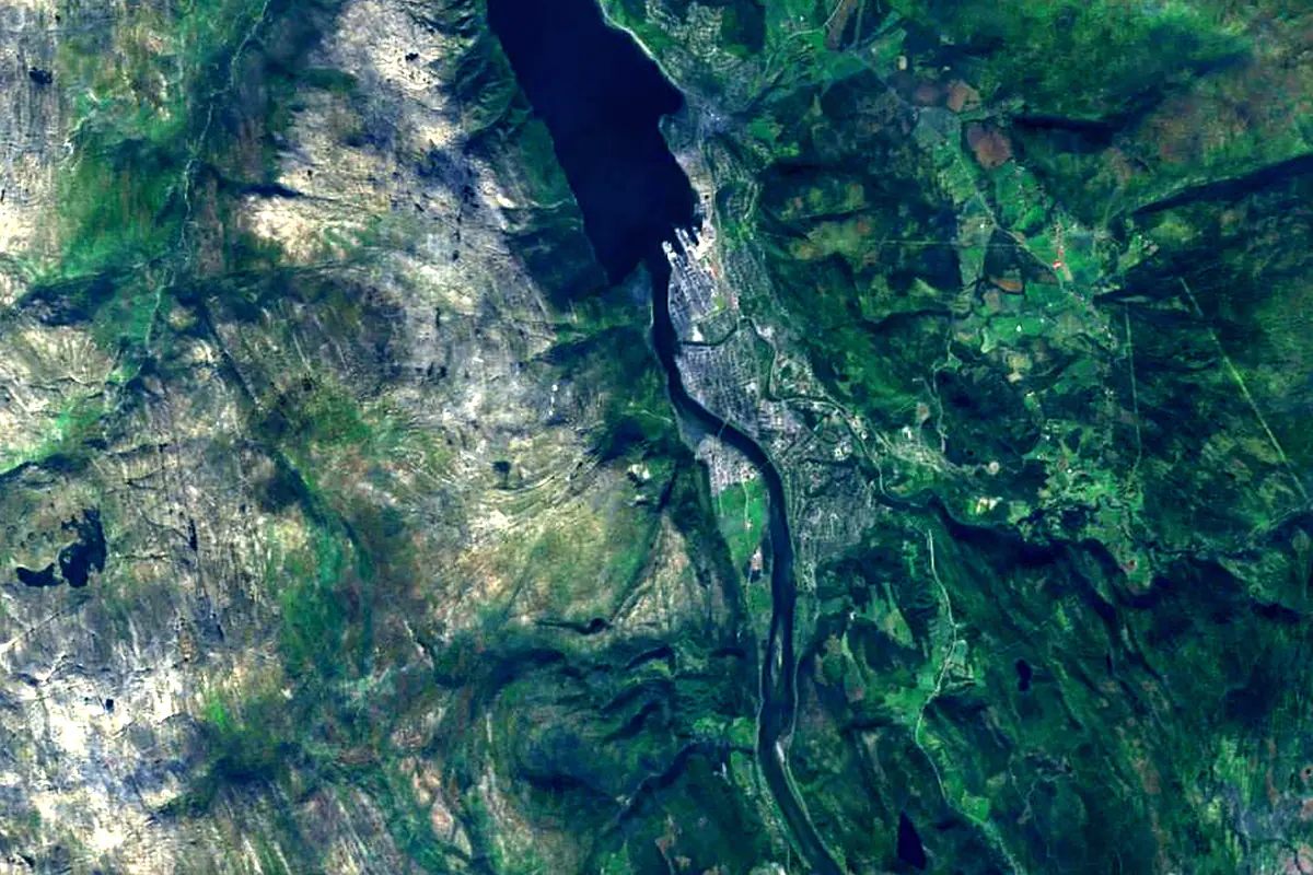 Vefsna: satellite view of the mouth